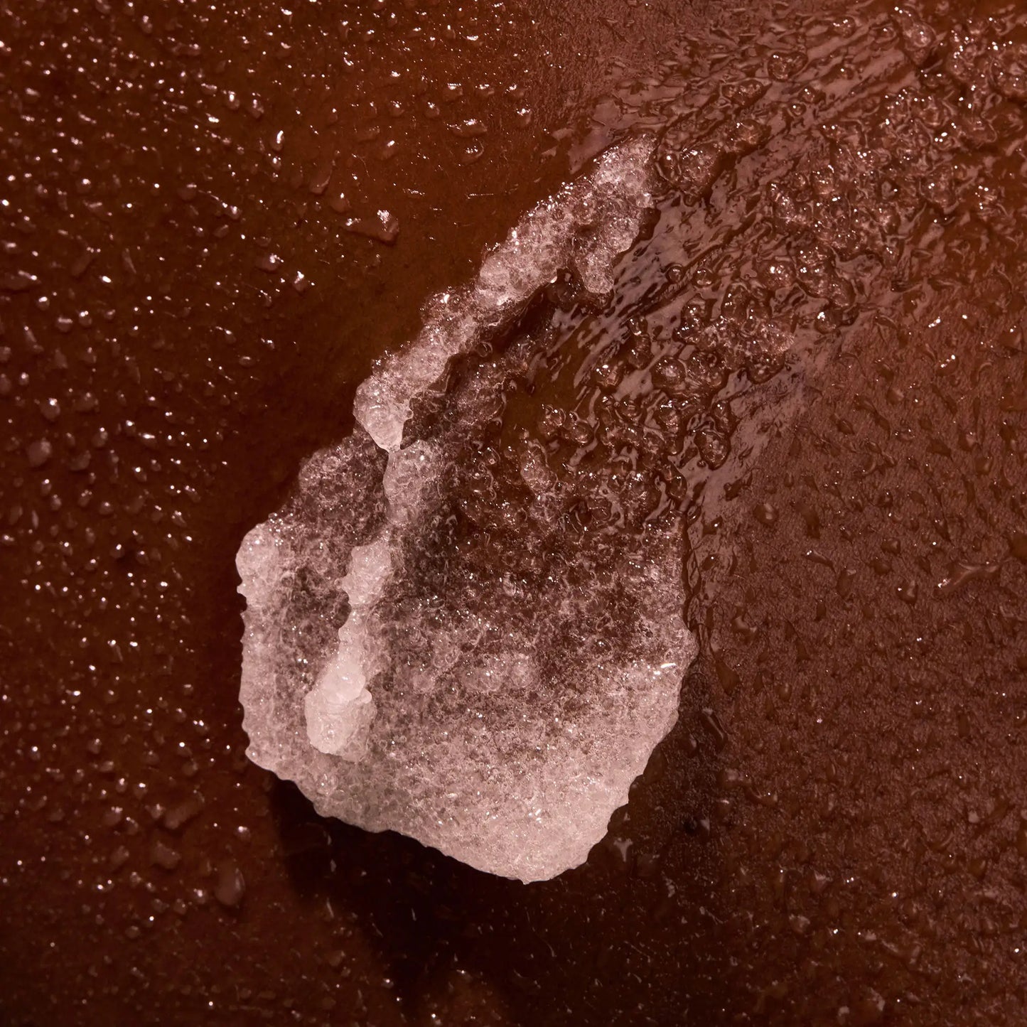 the-glow-getter-multi-oil-body-scrub-o0 NATR-40028-Alt-Image-TheGlowGetterMulti-OilBodyScrub-08.webp