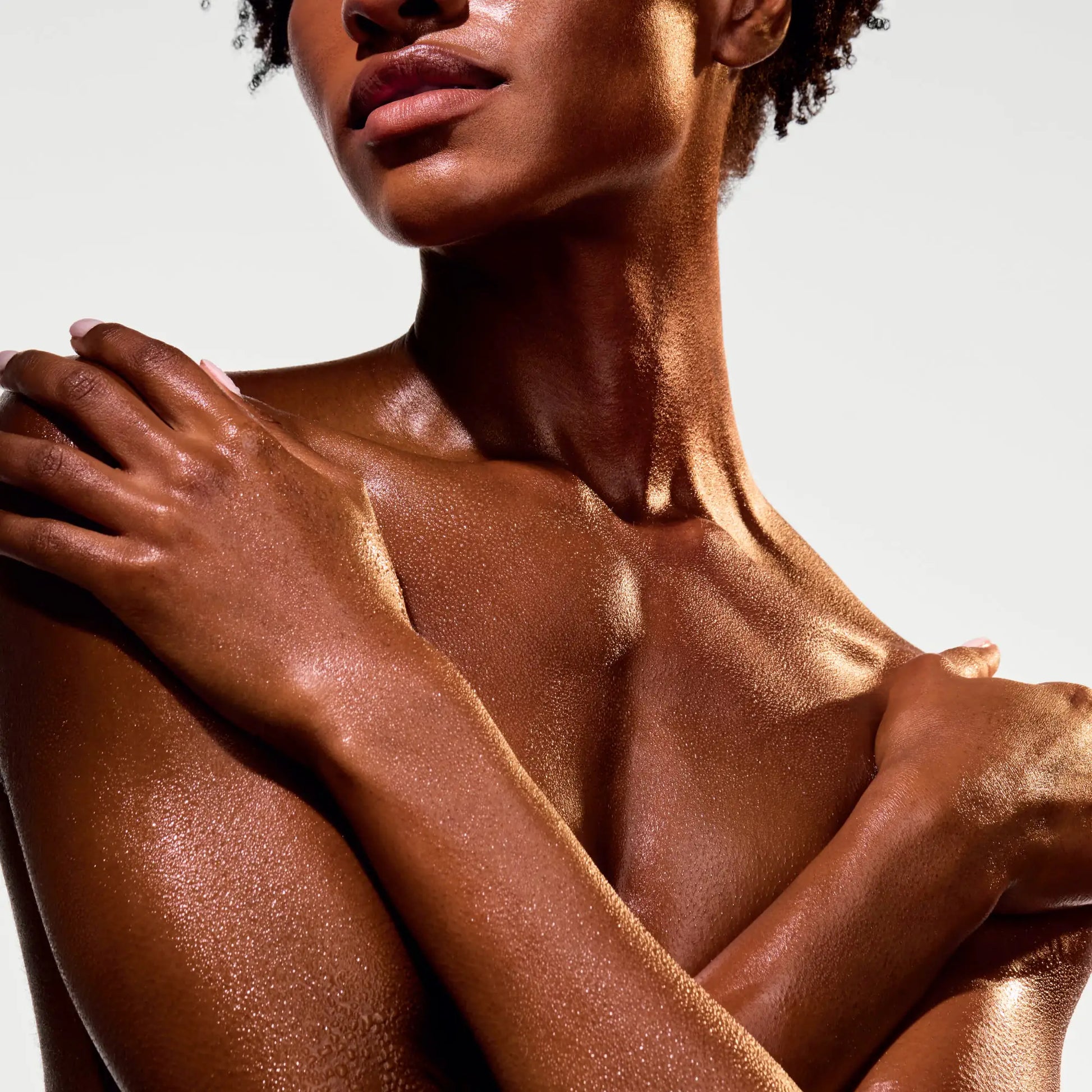 the-glow-getter-multi-oil-body-scrub-o0 NATR-40028-Alt-Image-The_Glow_Getter_Multi-Oil_Body_Scrub-06_1.webp